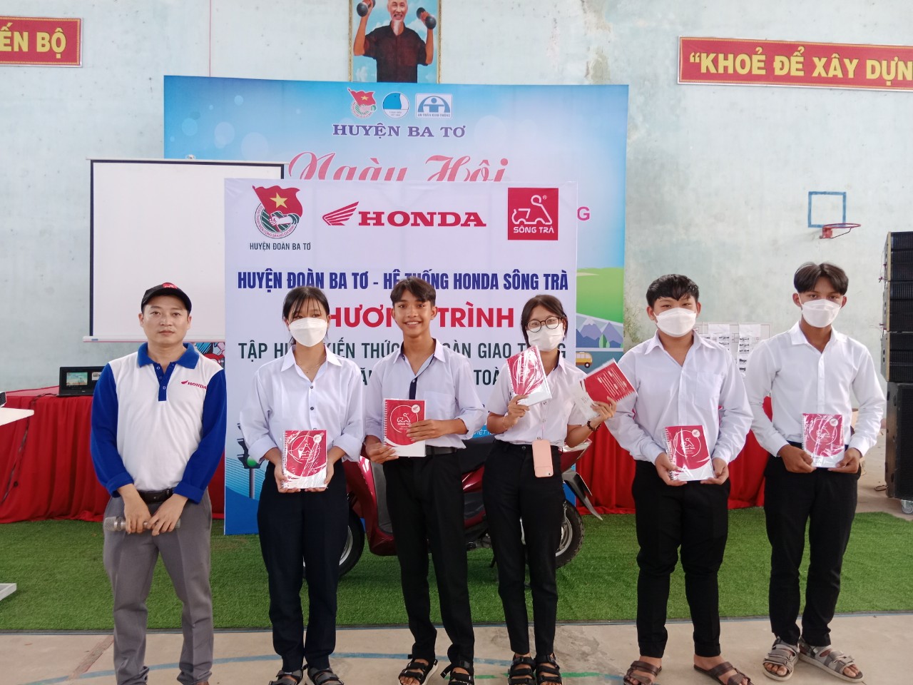 lái xe an toàn tại trường THPT Ba Tơ