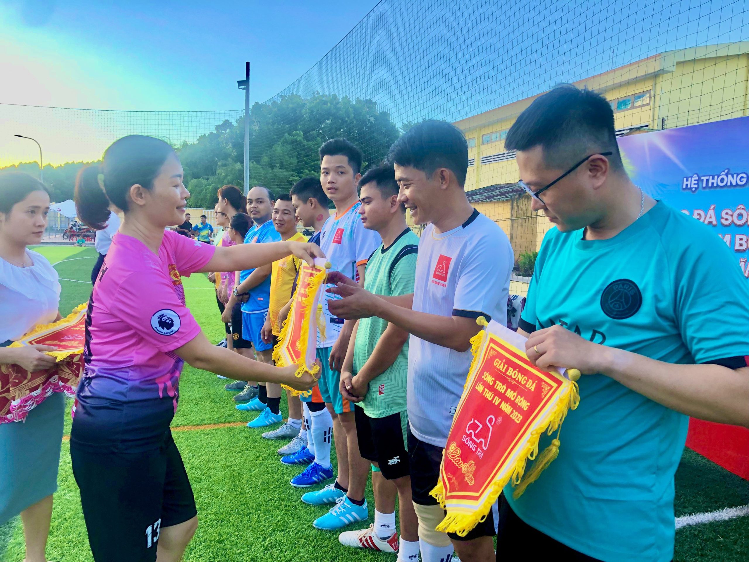 GIẢI BÓNG ĐÁ SÔNG TRÀ