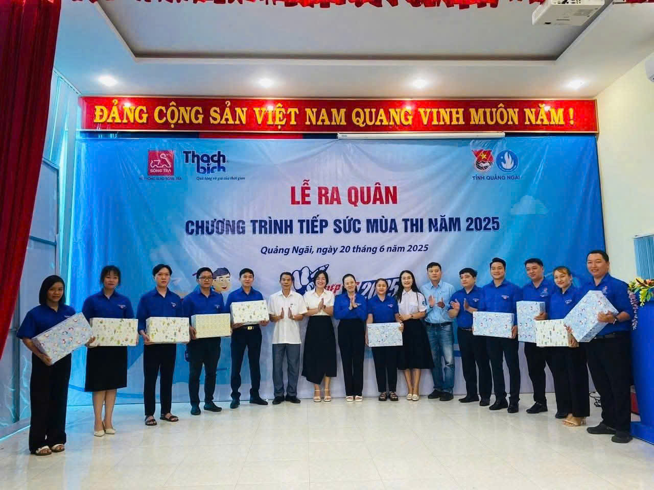 TIẾP SỨC MÙA TH
